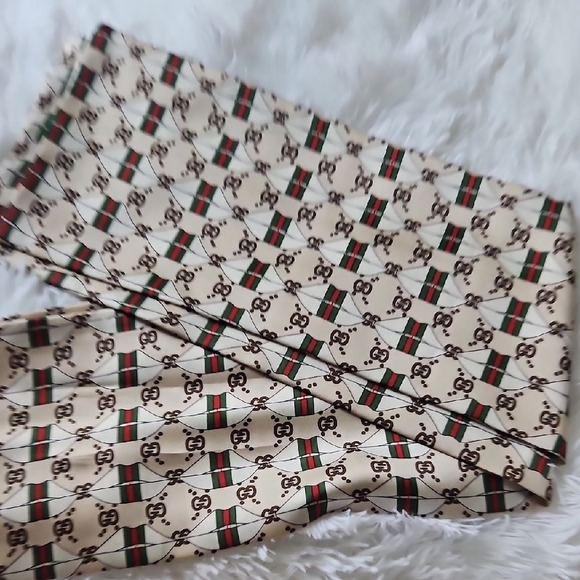 Gucci Beige Seda Patterned Scarf. 56 Long By 6 Width - Picture 2 of 4